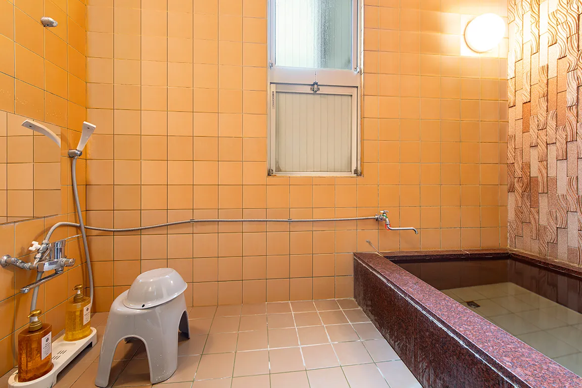 ビジネスホテルでは珍しい共同浴場。朝の入浴もご利用可能です。